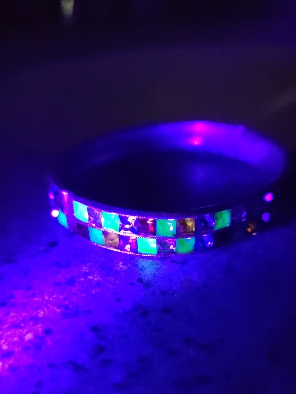 🌈 Vintage Uranium Glass Rrainbow hinged bracelet